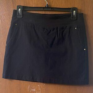 Chic Stretch Skort - Size 2P with Front Pockets